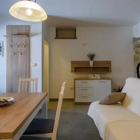 House Casa Della Nonna * Kršan